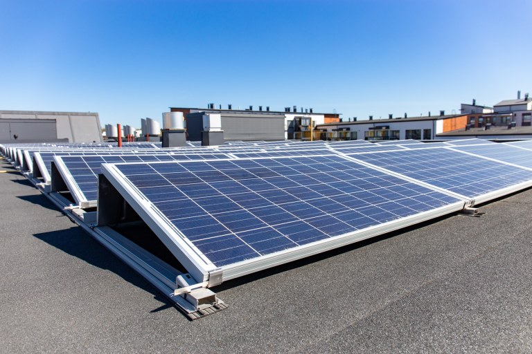 Carunan aurinkolaskuri auttaa taloyhtiöitä oman aurinkovoimalan mitoittamisessa – uusi palvelu auki nyt